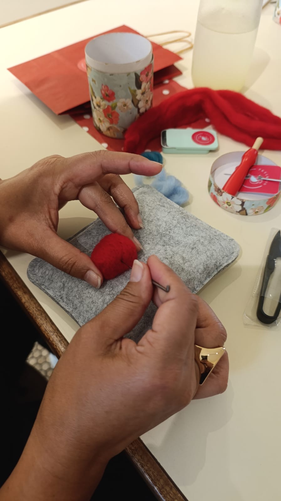 Proceso de felting en Rouge Lab