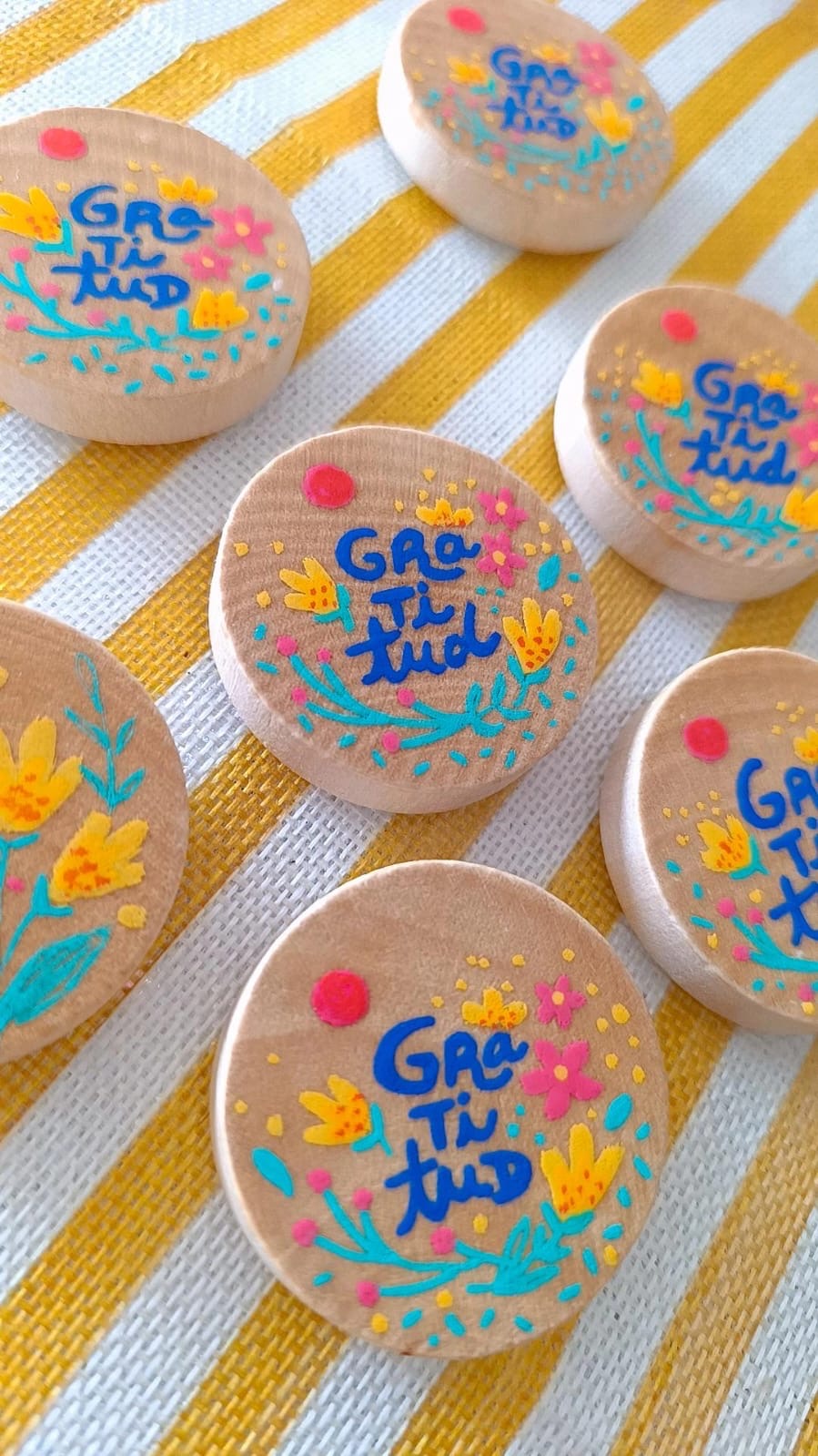 Gift cards pintadas a mano en Rouge Lab